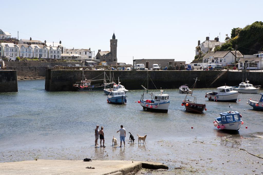 Harbour Inn Porthleven Exterior photo